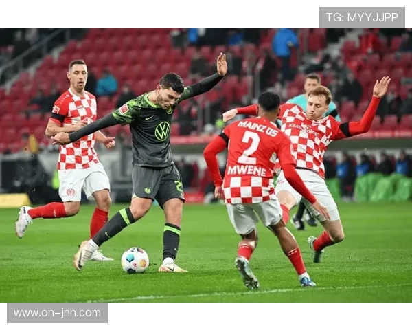 奥格斯堡1-1美因茨，双方激烈拼抢共领5黄